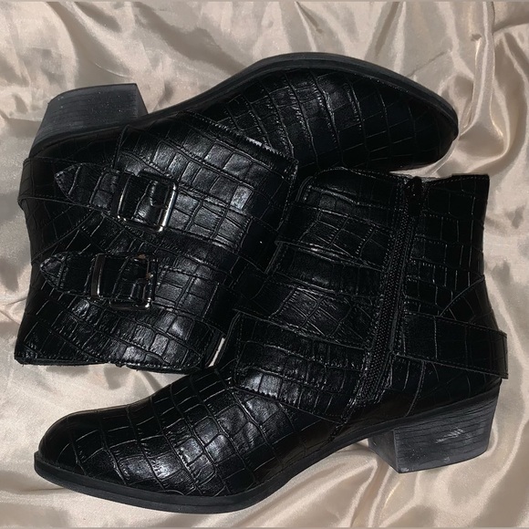 Leather Ankle Booties Crocodile Style - Picture 3 of 10